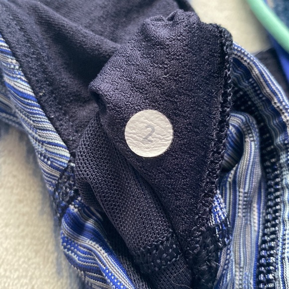 Lululemon Free To Be Bra
Space Dye Twist Sapphire Blue Multi - Picture 9 of 10